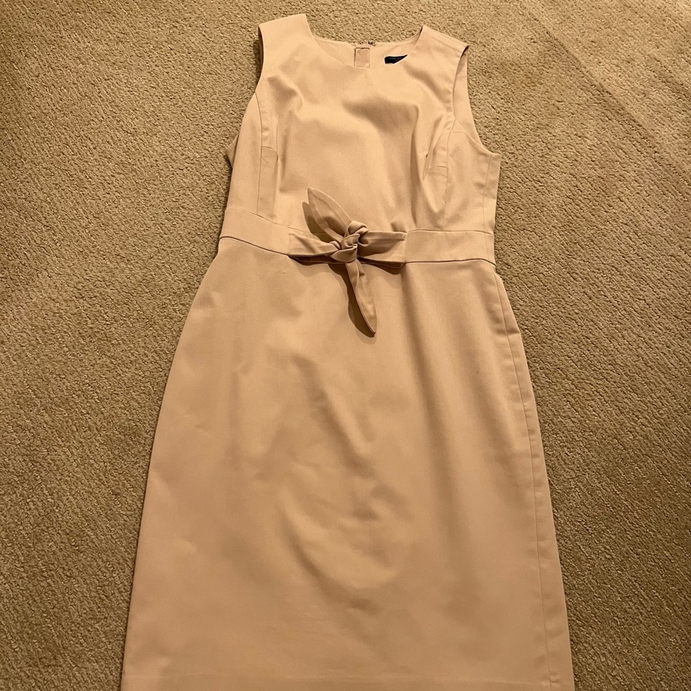 Like new AnnTaylor Cotton shift dress with tie belt